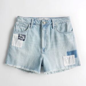 HOLLISTER CURVY ULTRA HIGH-RISE LIGHT WASH PATCHWORK VINTAGE RELAXED MOM SHORT